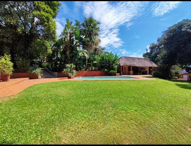 14 BEDROOM HOUSE FOR SALE IN TOWN HILL